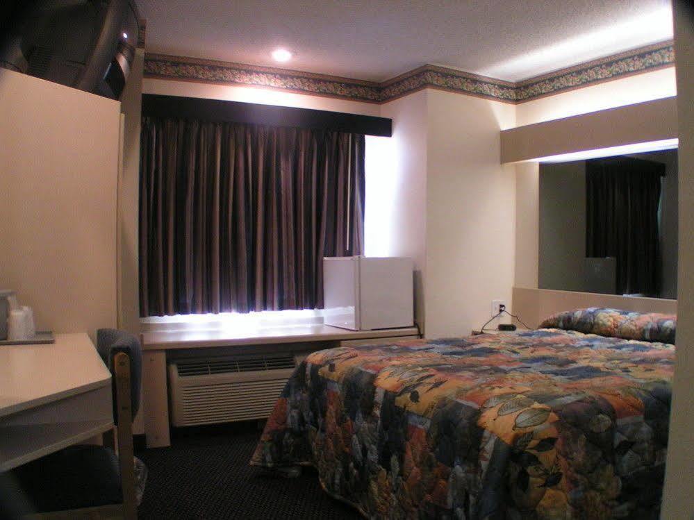 Fort Scott 斯科特堡温德姆旅游旅馆酒店 外观 照片